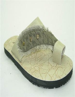 新奢侈主義消費(fèi)觀念正在形成-設(shè)計家園-世界服裝鞋帽網(wǎng)--行業(yè)門戶.全國十佳電子商業(yè)行業(yè)門戶網(wǎng)站 行業(yè)精英 業(yè)界人才 行業(yè)新聞 買賣信息 供求信息 圖片素材